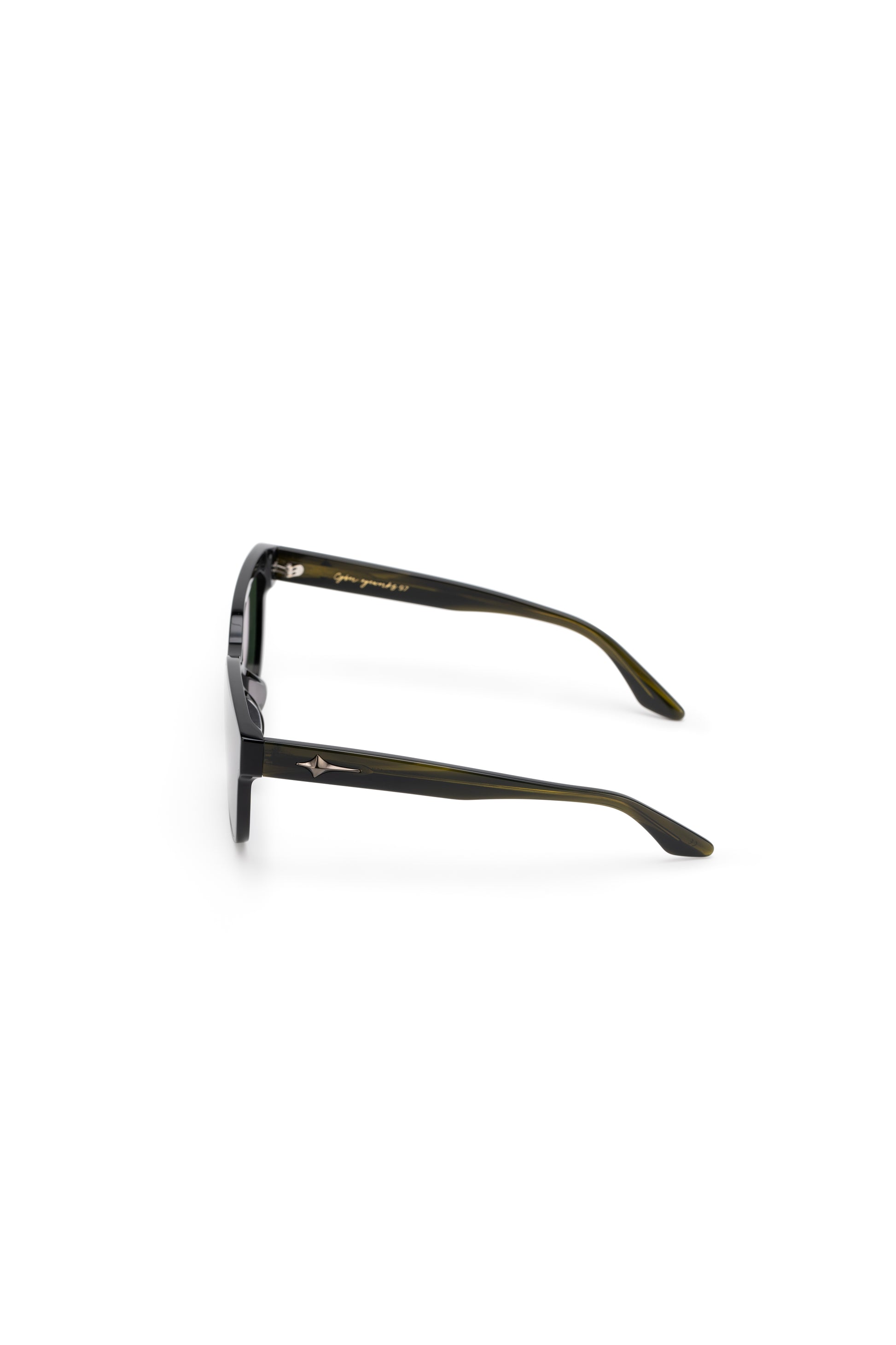 Women with hijab in stylish asian fitting Korean Style Unisex Mens sunglasses. A pair of square-shaped, Cat-eye sunglasses with a full plastic frame, Metal temples.Womens Asian fitting Sunglasses. Han in Olive - Green Lens