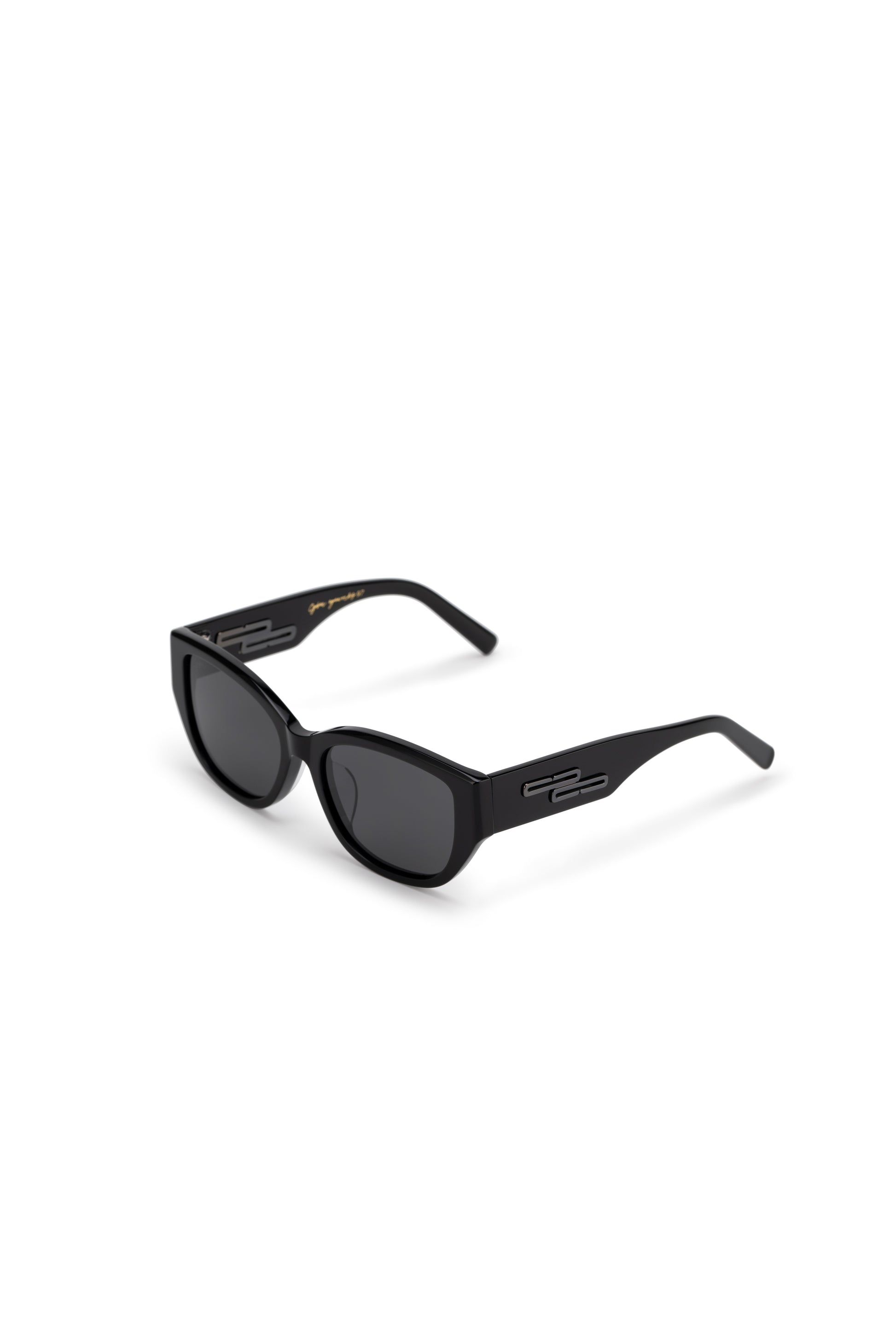 Women with hijab in stylish asian fitting sunglasses. A pair of square-shaped, Cat-eye sunglasses with a full plastic frame.Womens Asian fitting Sunglasses. Stacy in Black - Black Lens