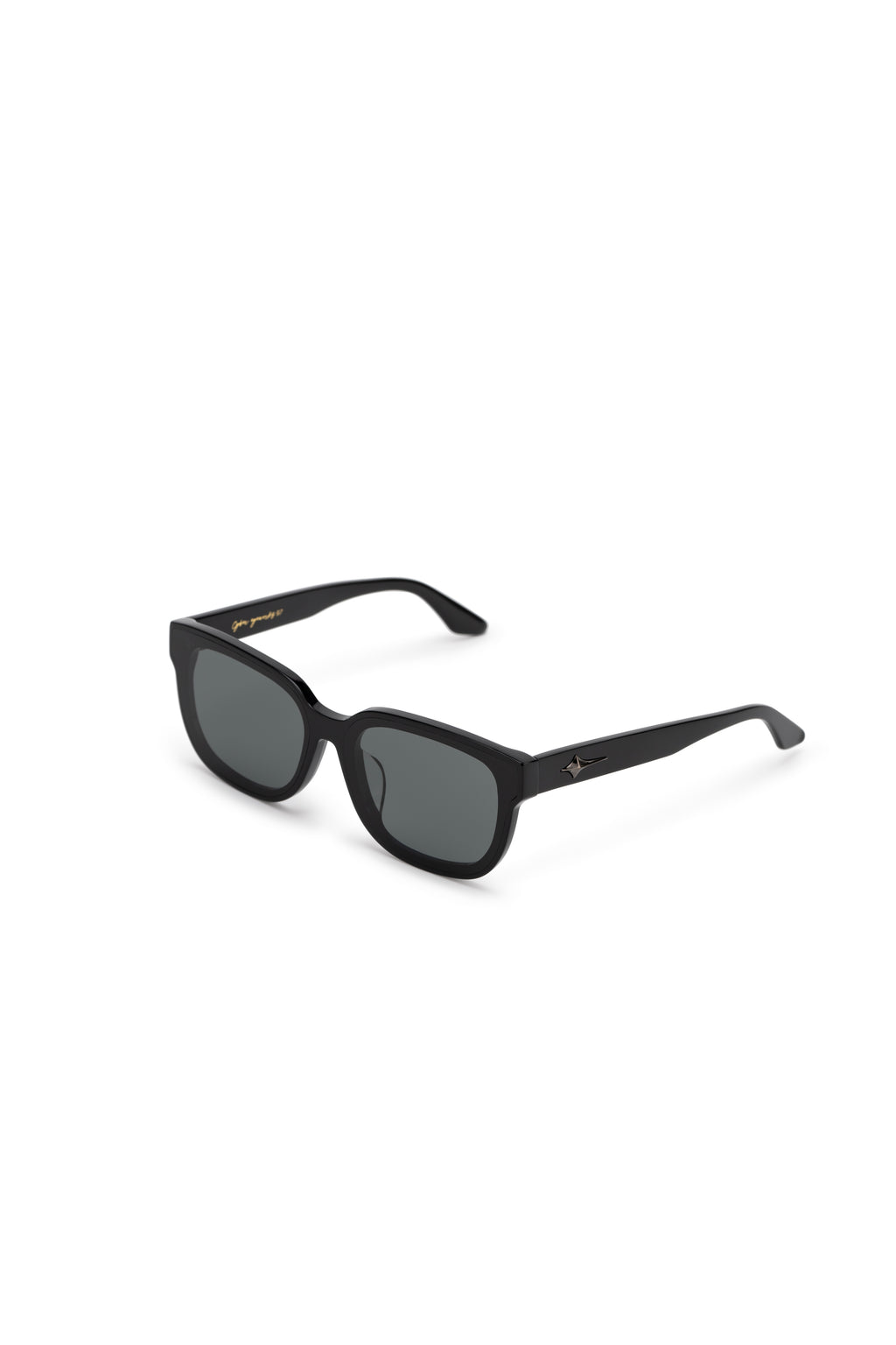 Women with hijab in stylish asian fitting Korean Style Unisex Mens sunglasses. A pair of square-shaped, Cat-eye sunglasses with a full plastic frame, Metal temples.Womens Asian fitting Sunglasses. Han in Black - Black Lens
