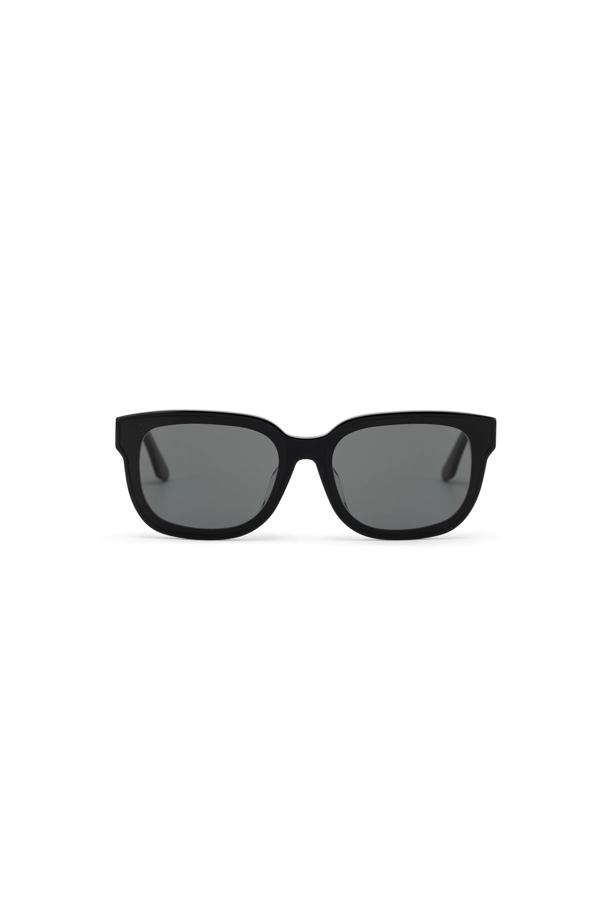 Women with hijab in stylish asian fitting Korean Style Unisex Mens sunglasses. A pair of square-shaped, Cat-eye sunglasses with a full plastic frame, Metal temples.Womens Asian fitting Sunglasses. Han in Matte Black 