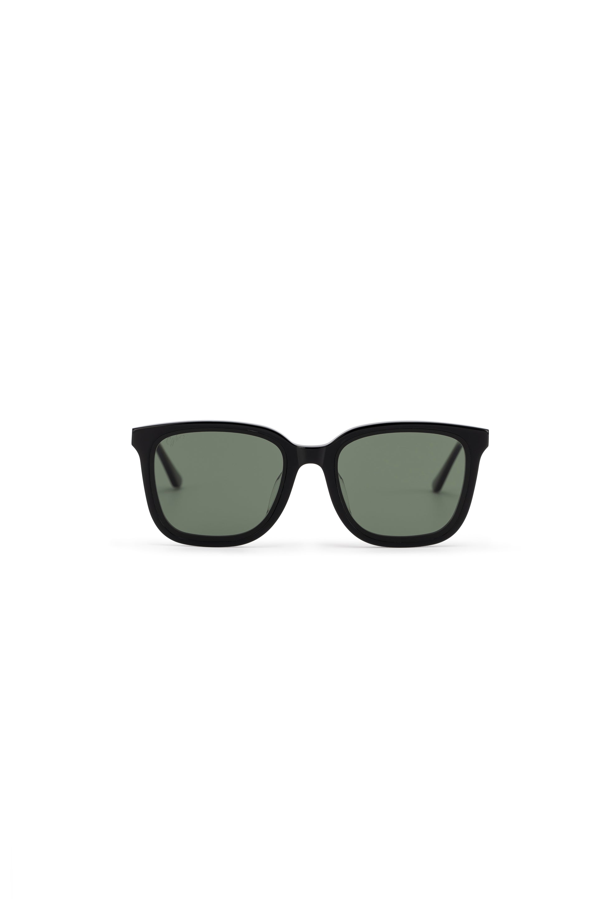 Women with hijab in stylish asian fitting Korean Style sunglasses. A pair of square-shaped, Cat-eye sunglasses with a full plastic frame, Metal temples.Womens Asian fitting Sunglasses. Jade in Black - Olive Lens