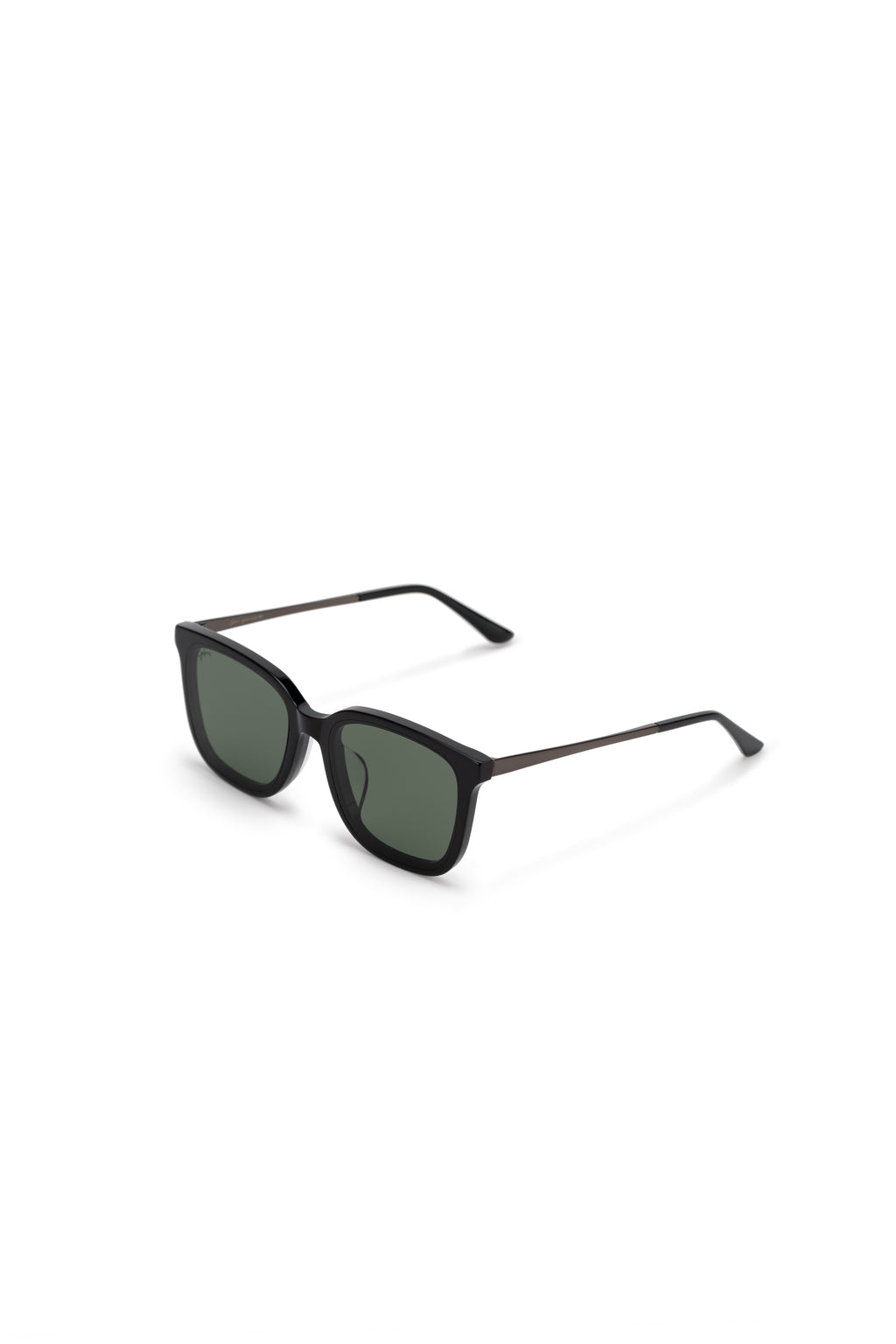 Women with hijab in stylish asian fitting Korean Style sunglasses. A pair of square-shaped, Cat-eye sunglasses with a full plastic frame, Metal temples.Womens Asian fitting Sunglasses. Jade in Black - Olive Lens