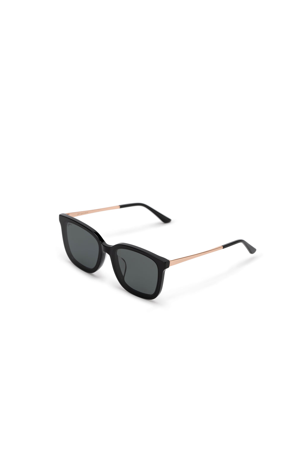Women with hijab in stylish asian fitting Korean Style sunglasses. A pair of square-shaped, Cat-eye sunglasses with a full plastic frame, Metal temples.Womens Asian fitting Sunglasses. Jade in Rose Gold 