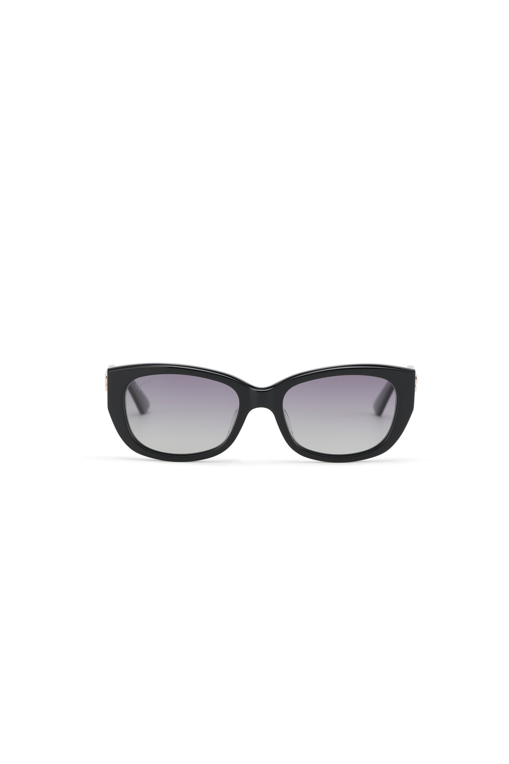 Women with hijab in stylish asian fitting sunglasses. A pair of square-shaped, green-tinted sunglasses with a full plastic frame.Womens Asian fitting Sunglasses. Ruby in Black - Gradient Lens 