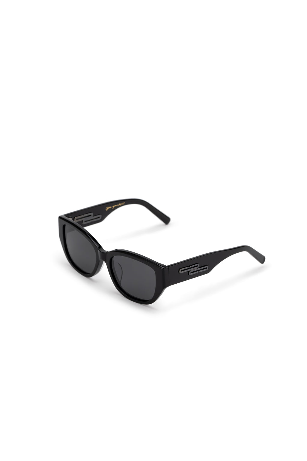 Women with hijab in stylish asian fitting sunglasses. A pair of square-shaped, Cat-eye sunglasses with a full plastic frame.Womens Asian fitting Sunglasses. Stacy in Black - Black Lens 