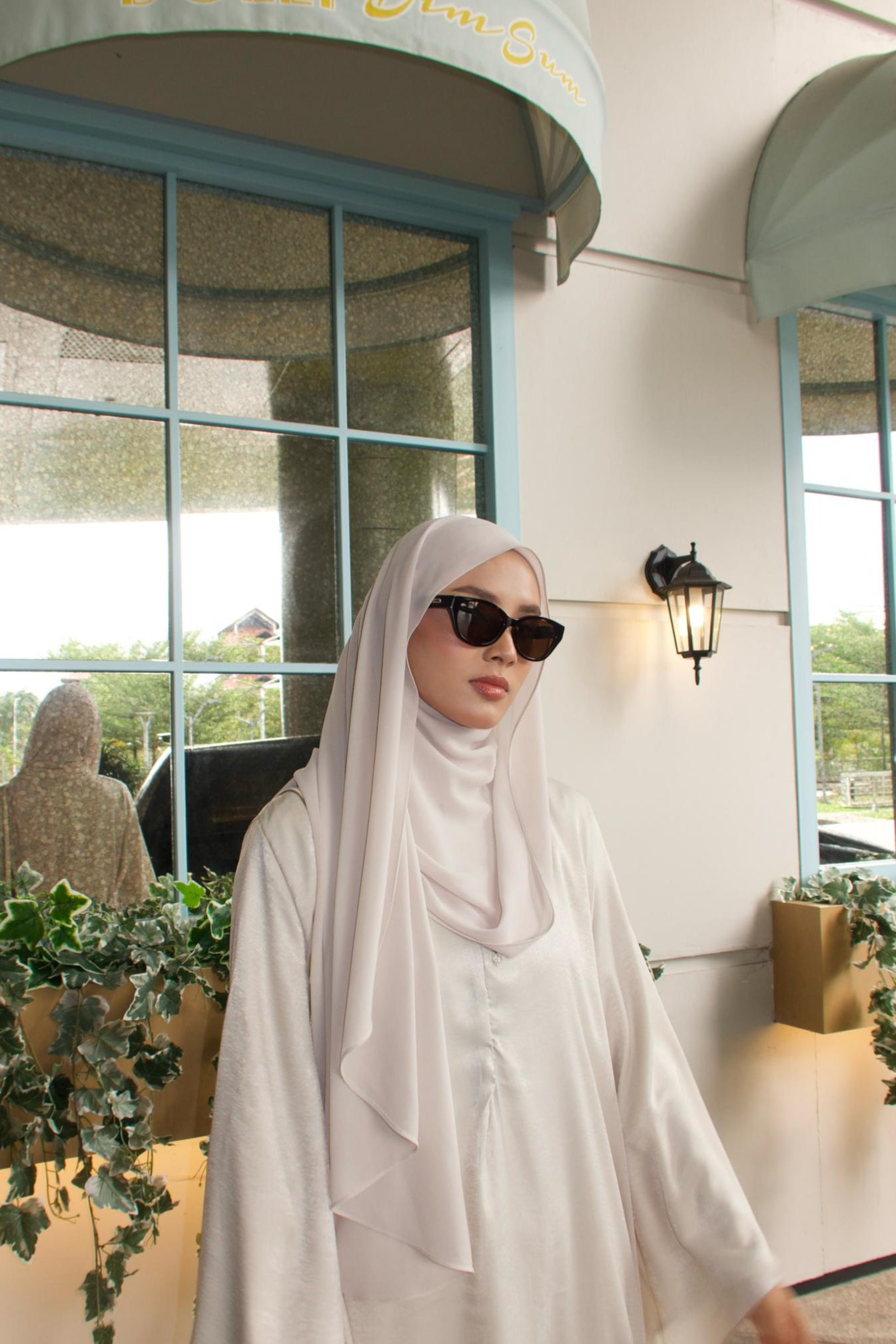 Women in Hijab with Sunglasses .Womens Sunglasses Asian Fit. Tortoise - Brown Lens